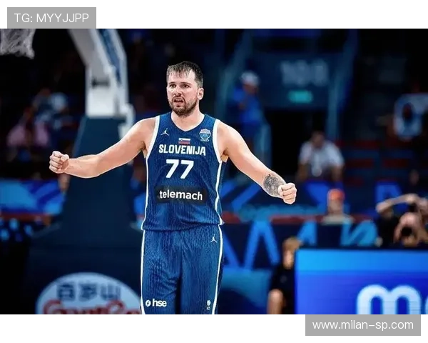 东契奇突破造对抗并命中,独行侠在第四节发力